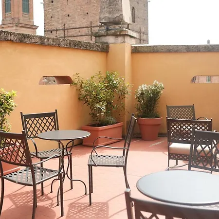 Szálloda Garisenda Con Terrazza Panoramica Sulle Due Torri Bologna