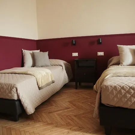 ホテル Garisenda Con Terrazza Panoramica Sulle Due Torri ボローニャ