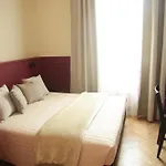 Hotel Garisenda Con Terrazza Panoramica Sulle Due Torri 2*