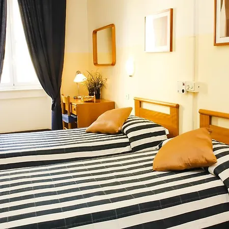 Garisenda Con Terrazza Panoramica Sulle Due Torri 2* ボローニャ