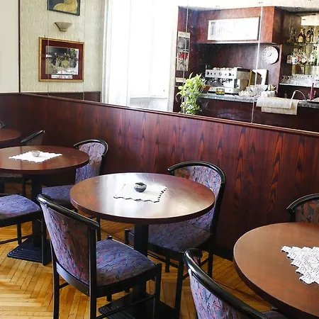 ホテル Garisenda Con Terrazza Panoramica Sulle Due Torri 2*