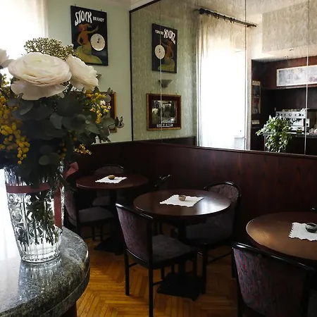 Garisenda Con Terrazza Panoramica Sulle Due Torri 2*