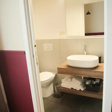 ホテル Garisenda Con Terrazza Panoramica Sulle Due Torri 2*