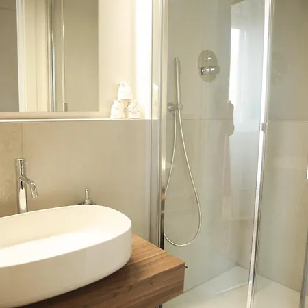 ホテル Garisenda Con Terrazza Panoramica Sulle Due Torri 2*