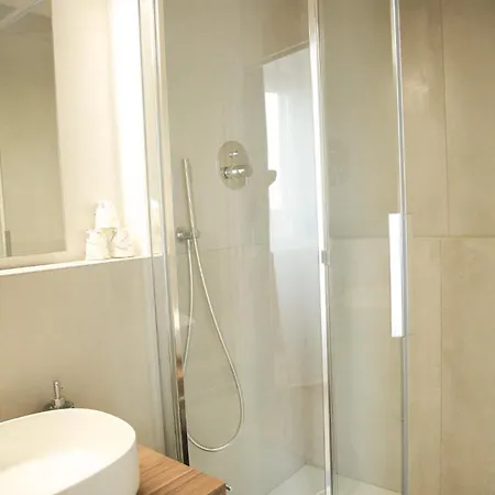 Garisenda Con Terrazza Panoramica Sulle Due Torri 2*