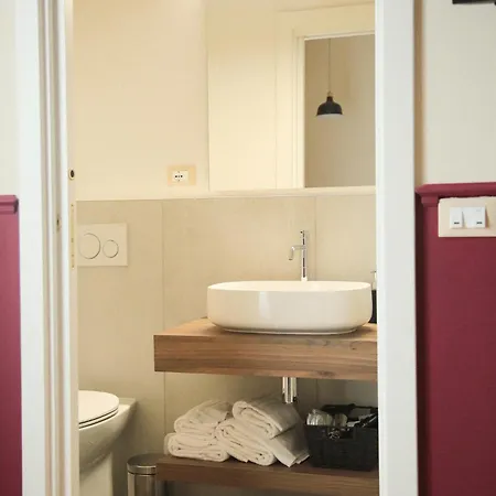 Garisenda Con Terrazza Panoramica Sulle Due Torri 2*