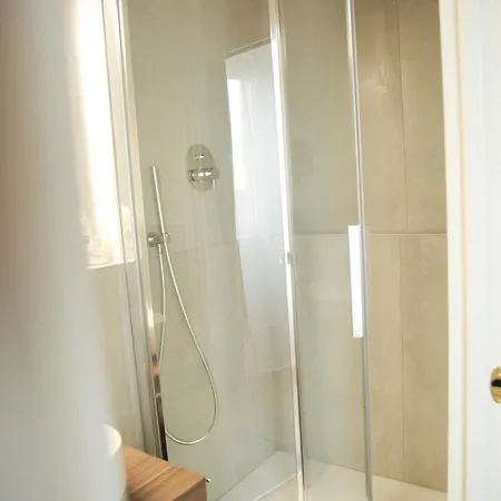 Garisenda Con Terrazza Panoramica Sulle Due Torri ホテル 2*