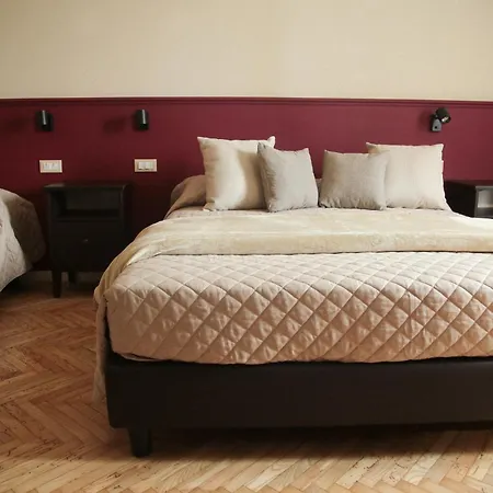 Garisenda Con Terrazza Panoramica Sulle Due Torri ホテル ボローニャ