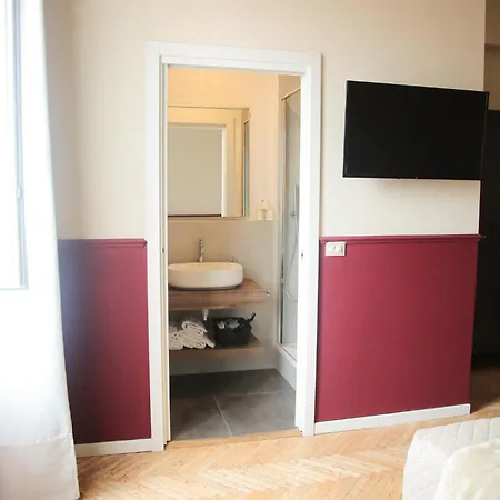 Garisenda Con Terrazza Panoramica Sulle Due Torri