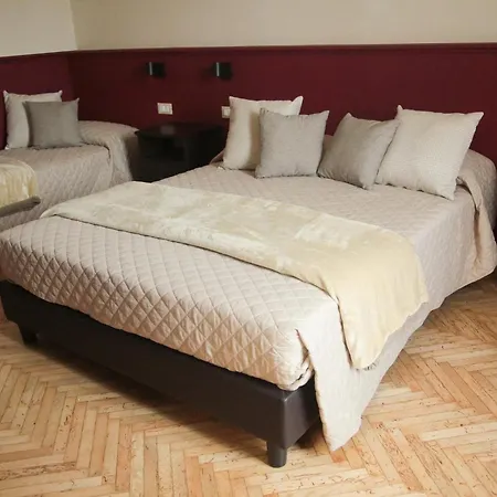 Garisenda Con Terrazza Panoramica Sulle Due Torri 2* ボローニャ