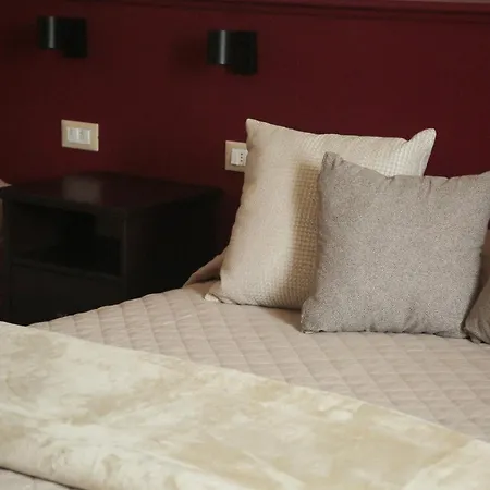 Garisenda Con Terrazza Panoramica Sulle Due Torri 2*