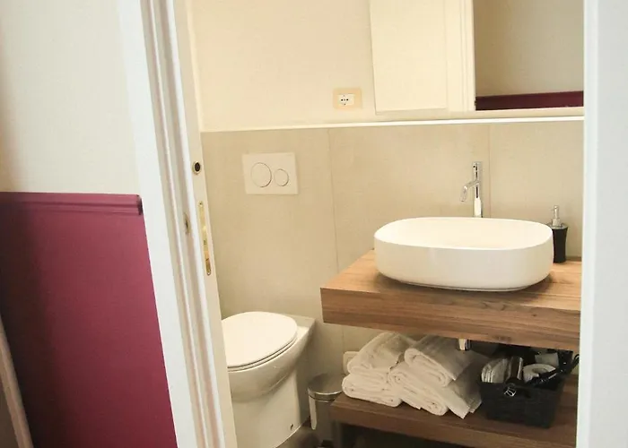 Hotell Garisenda Con Terrazza Panoramica Sulle Due Torri 2*