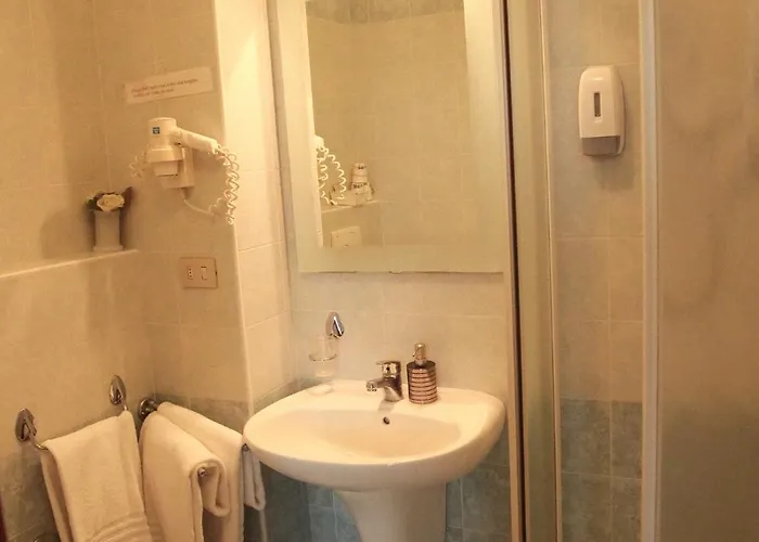 Hotell Garisenda Con Terrazza Panoramica Sulle Due Torri Bologna