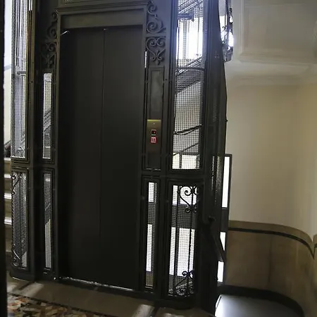 Garisenda Con Terrazza Panoramica Sulle Due Torri