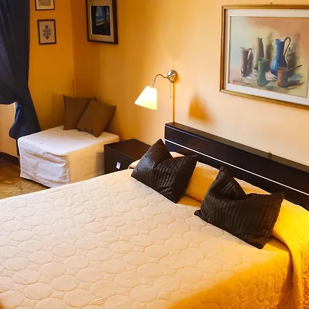 Otel Garisenda Con Terrazza Panoramica Sulle Due Torri 2*