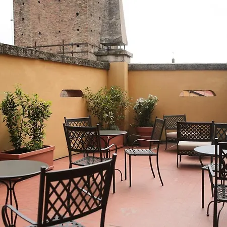Garisenda Con Terrazza Panoramica Sulle Due Torri Otel Bolonya