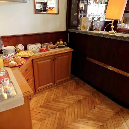 Garisenda Con Terrazza Panoramica Sulle Due Torri Bolonya