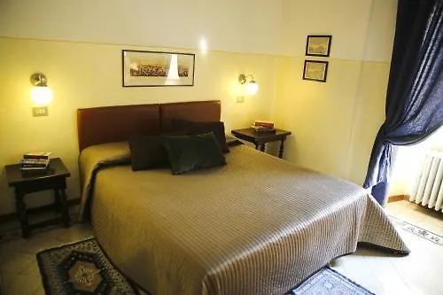Hotel Garisenda Con Terrazza Panoramica Sulle Due Torri 2*