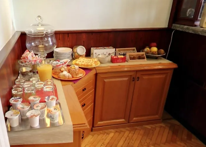 Hotel Garisenda Con Terrazza Panoramica Sulle Due Torri 2*