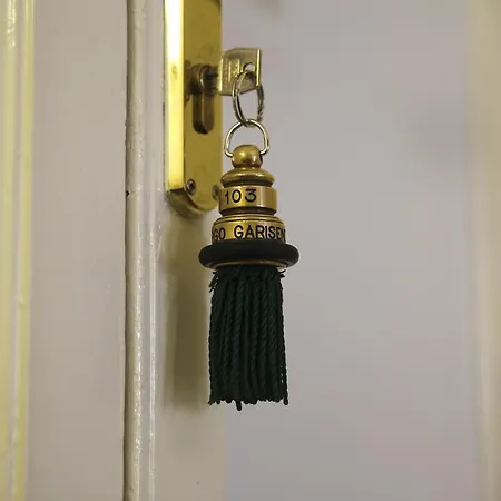 Garisenda Con Terrazza Panoramica Sulle Due Torri Bolonha