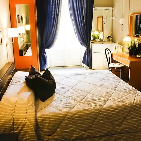 Garisenda Con Terrazza Panoramica Sulle Due Torri Hotel Bolonha