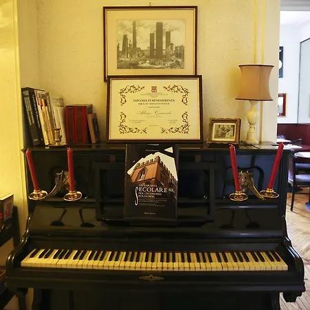 Garisenda Con Terrazza Panoramica Sulle Due Torri 2* Bolonha