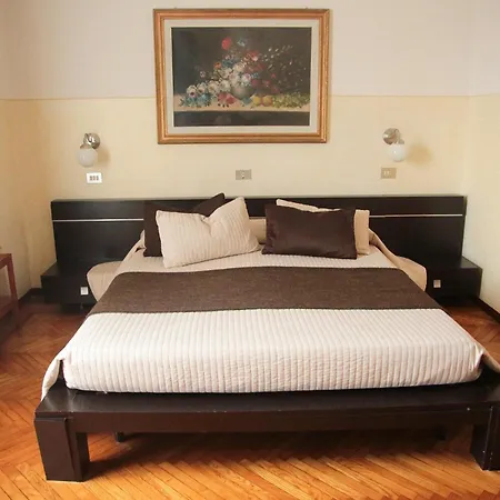 Garisenda Con Terrazza Panoramica Sulle Due Torri