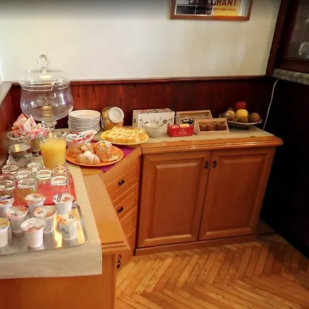 Hotel Garisenda Con Terrazza Panoramica Sulle Due Torri 2*