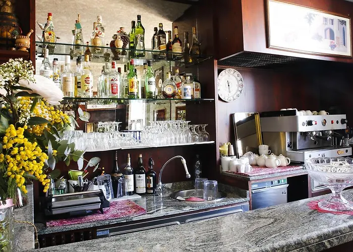 Garisenda Con Terrazza Panoramica Sulle Due Torri Bolonya