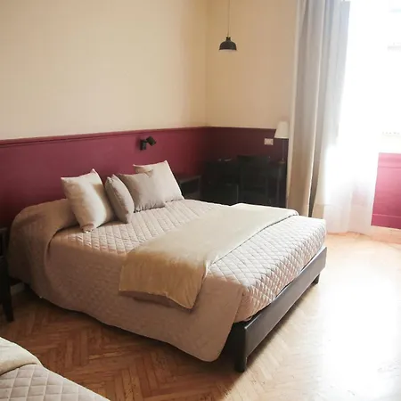 فندق Garisenda Con Terrazza Panoramica Sulle Due Torri 2*
