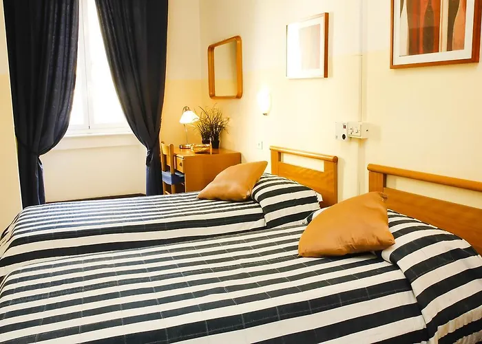 Garisenda Con Terrazza Panoramica Sulle Due Torri 2* ボローニャ