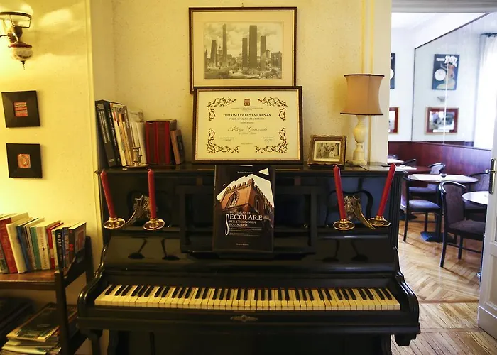 Garisenda Con Terrazza Panoramica Sulle Due Torri 2* ボローニャ