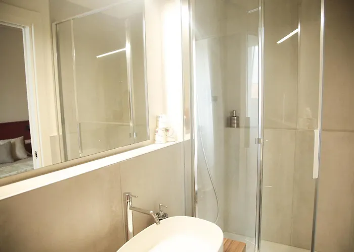 Garisenda Con Terrazza Panoramica Sulle Due Torri 2*