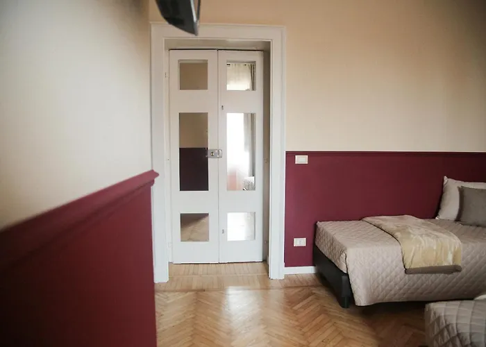 Garisenda Con Terrazza Panoramica Sulle Due Torri 2* ボローニャ